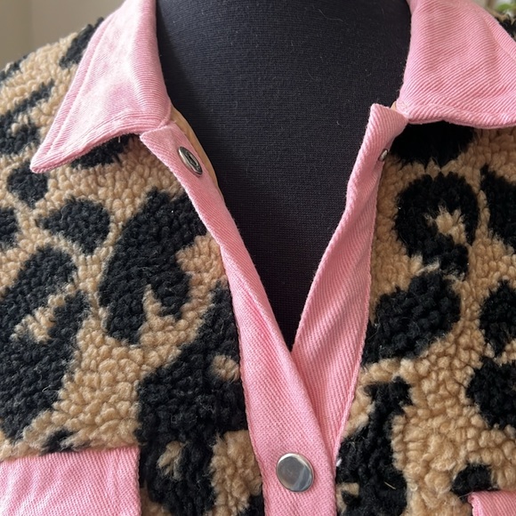 Leopard and Light Pink Shacket - Picture 4 of 7